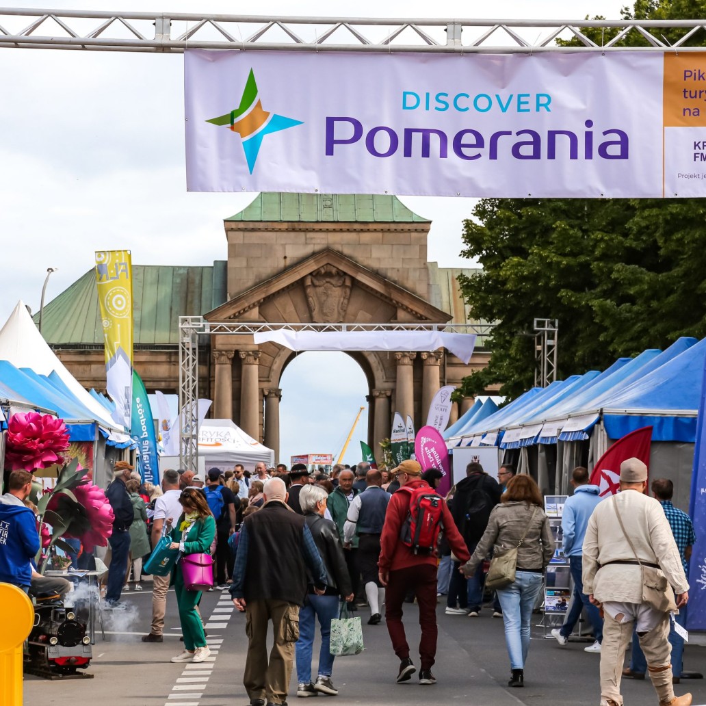 Piknik nad Odrą alejka targów turystycznych Market Tour